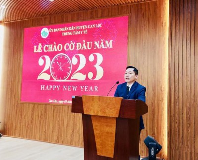 TRUNG TÂM Y TẾ TỔ CHỨC CHÀO CỜ ĐẦU NĂM 2023