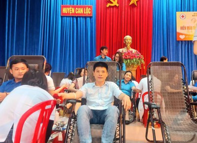 "Mỗi giọt máu cho đi, một cuộc đời ở lại"