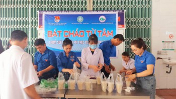 Chương trình từ thiện "Bát Cháo Tại Tâm"