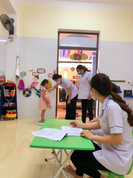 TỔ CHỨC CÂN ĐO TRẺ DƯỚI 5 TUỔI TRÊN ĐỊA BÀN TOÀN HUYỆN CAN LỘC