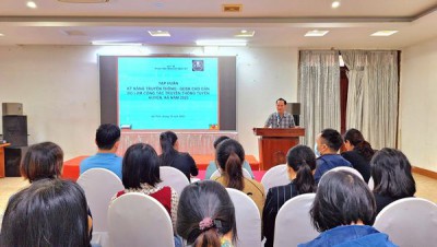 Tập huấn kỹ năng truyền thông giáo dục sức khoẻ cho cán bộ làm công tác truyền thông tuyến huyện, xã năm 2023.