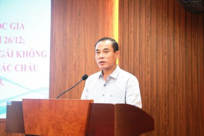 HỘI NGHỊ BIỂU DƯƠNG GIA ĐÌNH SINH CON MỘT BỀ LÀ GÁI, LÀM ĂN KINH TẾ GIỎI. CÁC CHÁU GÁI CHĂM NGOAN HỌC GIỎI.