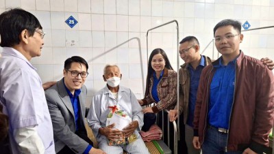 XUÂN YÊU THƯƠNG TẾT SẼ CHIA