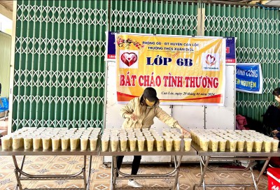ẤM ÁP “SUẤT CHÁO YÊU THƯƠNG”