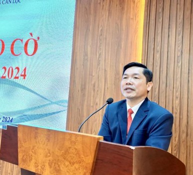 TRUNG TÂM Y TẾ TỔ CHỨC LỄ CHÀO CỜ THÁNG 3