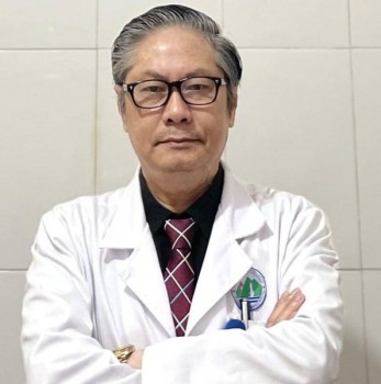 BS. CKI. Nguyễn Phước Chung - Trưởng Khoa Ngoại tổng hợp - Trung tâm Y tế Can Lộc là 1 trong 20 tập thể, cá nhân được vinh danh điển hình tiên tiến về học tập và làm theo tư tưởng, đạo đức, phong cách Hồ Chí Minh giai đoạn 2021 – 2024