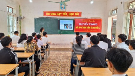 Truyền thông trực tiếp về phòng, chống tác hại thuốc tại Trung tâm giáo dục nghề nghiệp - giáo dục thường xuyên